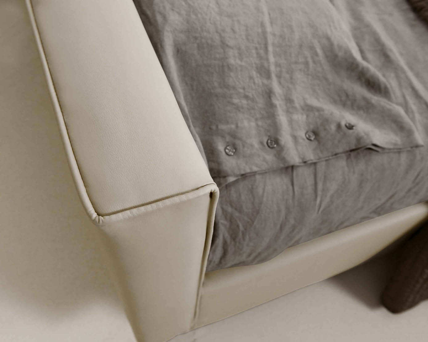 letto-imbottito-tessile-contenitore-filo-18