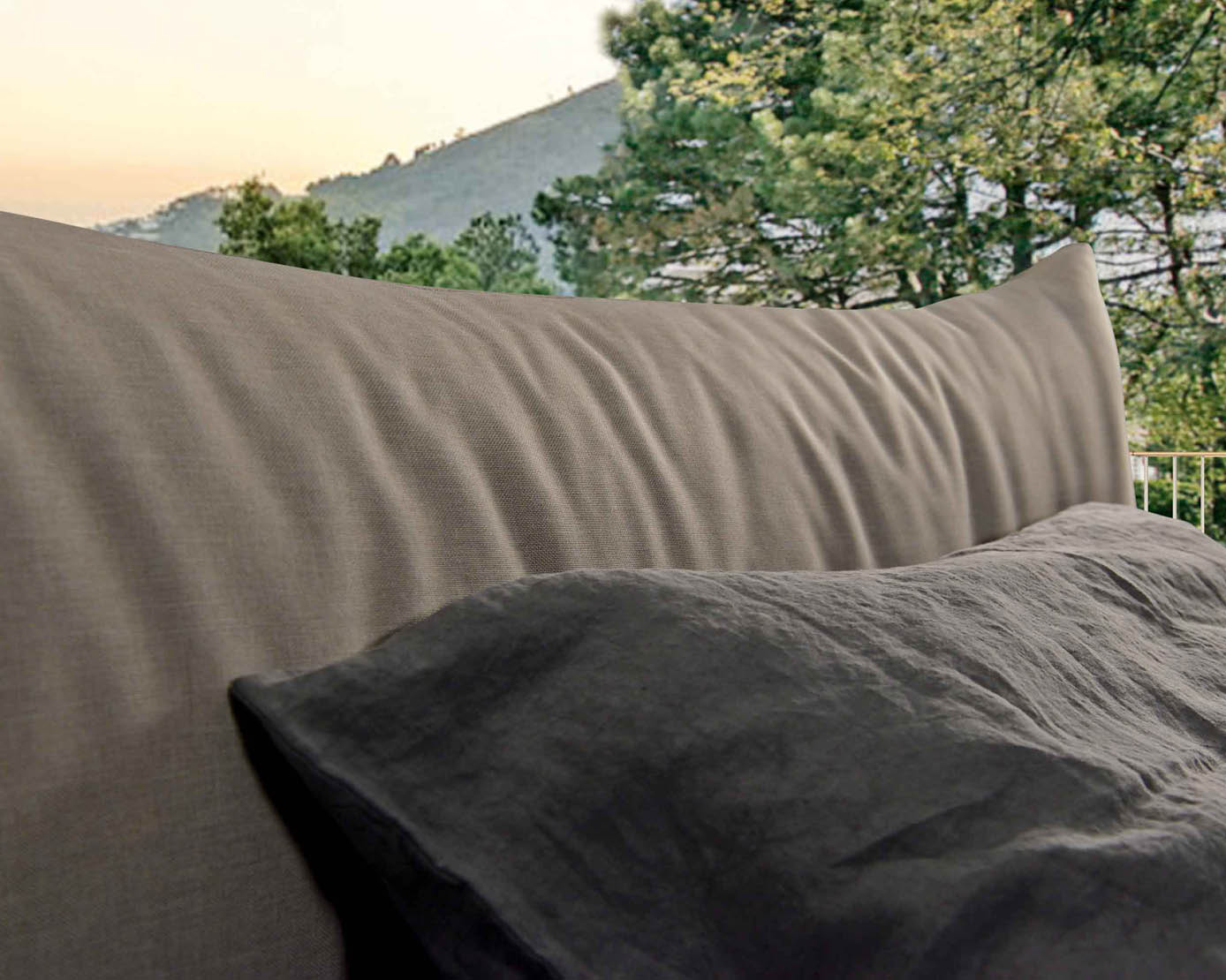 letto-imbottito-tessile-contenitore-gondola-12