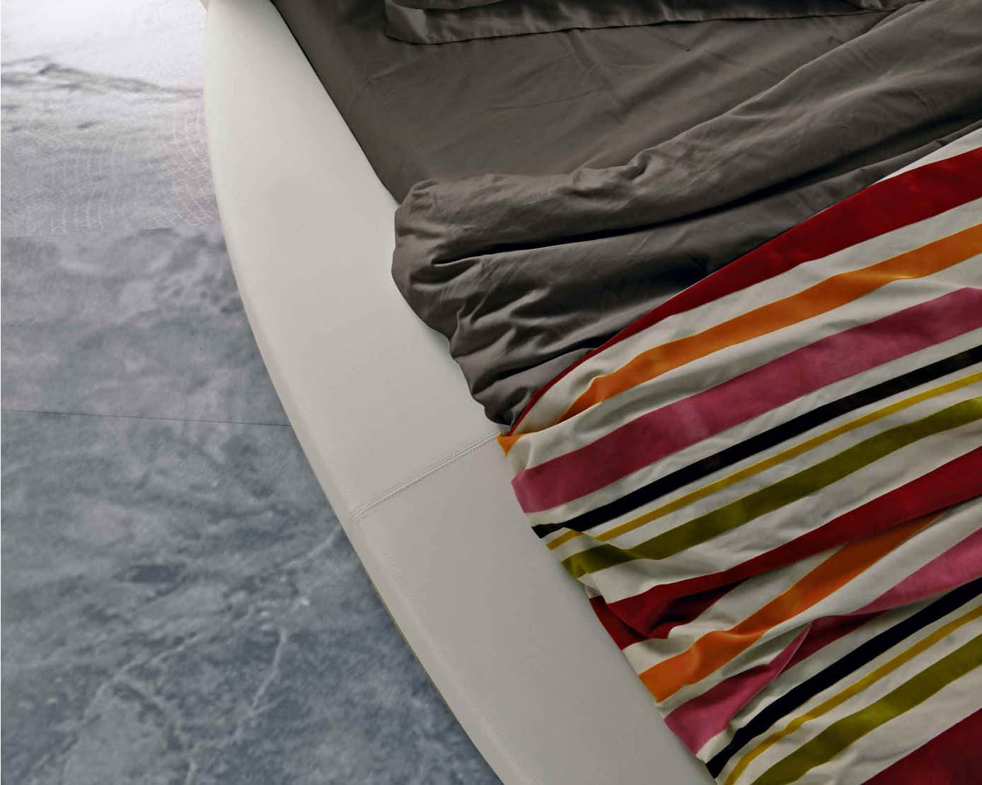 letto-imbottito-tessile-contenitore-gondola-18